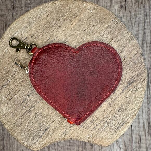 Portland Leather Heart Keychain Pouch FAST SHIP CHILI RED Heart NEW - Picture 2 of 3